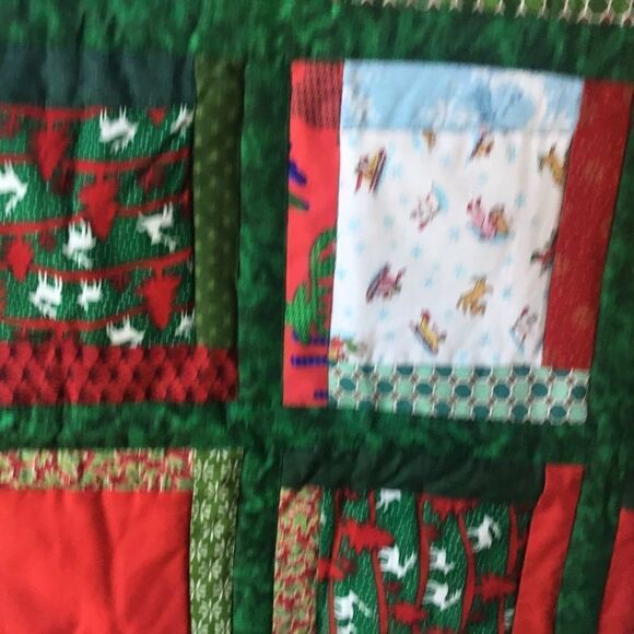 NWOT Handmade Holiday Quilt - Picture 4 of 13